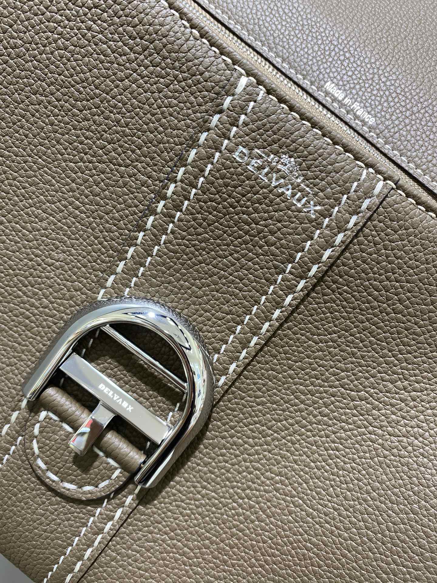 델보 브리앙 박스백 미듐